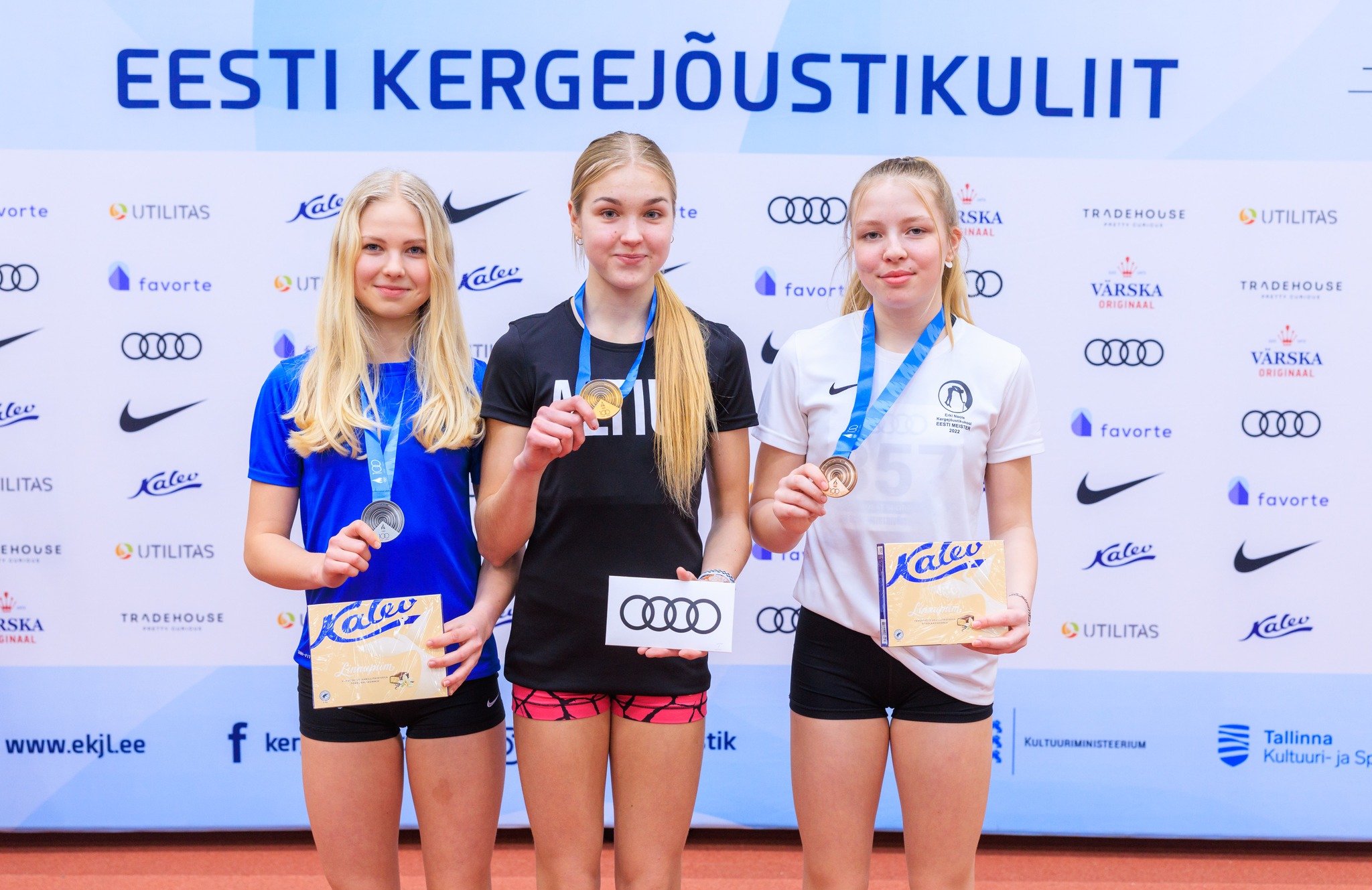Nädalavahetusel toimusid Lasnamäe Kergejõustikuhallis Eesti U14 ja U16 vanuseklasside sisemeistrivõistlused. Kohti esimese 12 hulgas saavutasime mitmeid ja laps